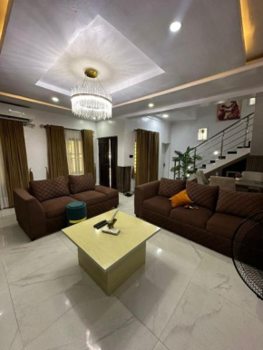 HST HOMES - Elevate your experience!